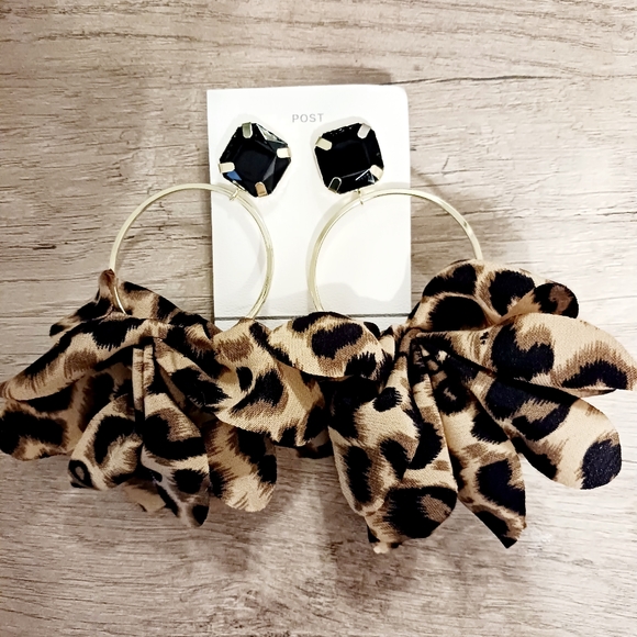 3 for $10 Fashion earrings - Picture 2 of 6